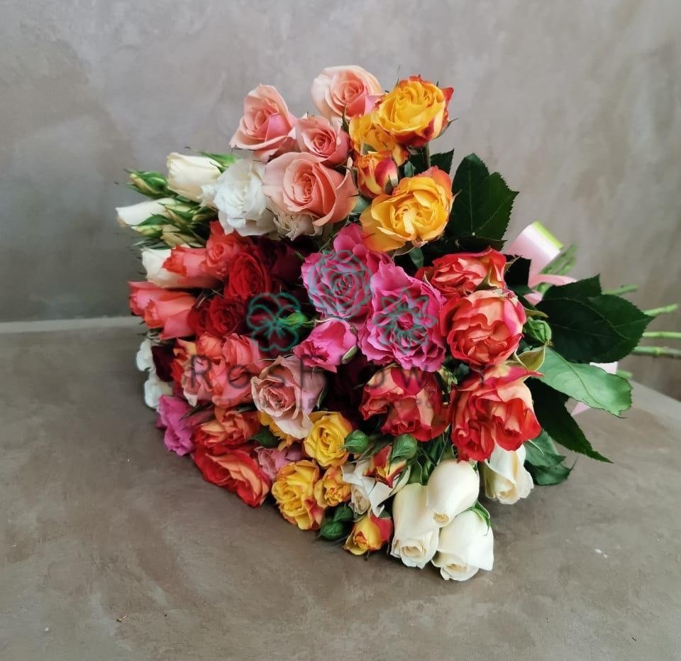 Букет пестрое настроение в Касимове Букет цветов из: Розы в Касимове