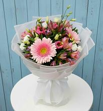 Букет цветов из:  Герберы, Альстромерии и Лизиантусы в Касимове