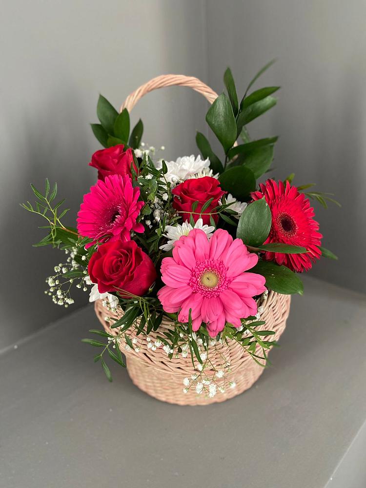 Цветочная композиция из Розы, Хризантемы и Герберы в корзине в Касимове