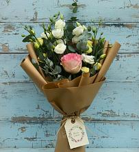 Букет нежный привет в Касимове Букет цветов из:  Розы и Лизиантусы в Касимове