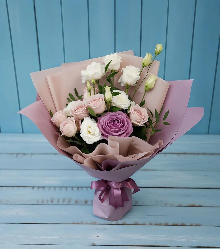 Букет Легкое дыхание в Касимове Букет цветов из: Розы и Лизиантусы в Касимове