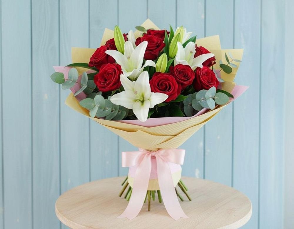 Букет Элегантная гармония в Касимове Букет цветов из: Лилии и Розы в Касимове